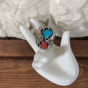 Beautiful Ring w/Coral and Turquoise set in Silver